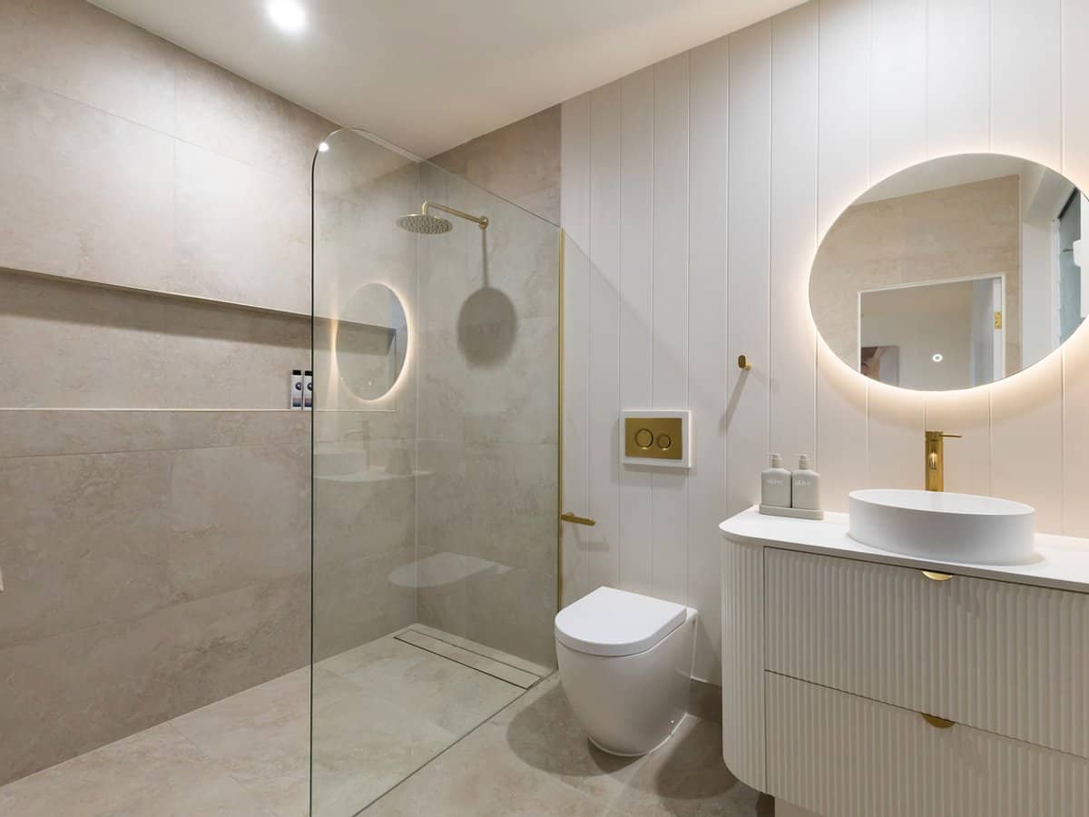 6 Bombala Street, BROADBEACH WATERS - Thumbnail 17