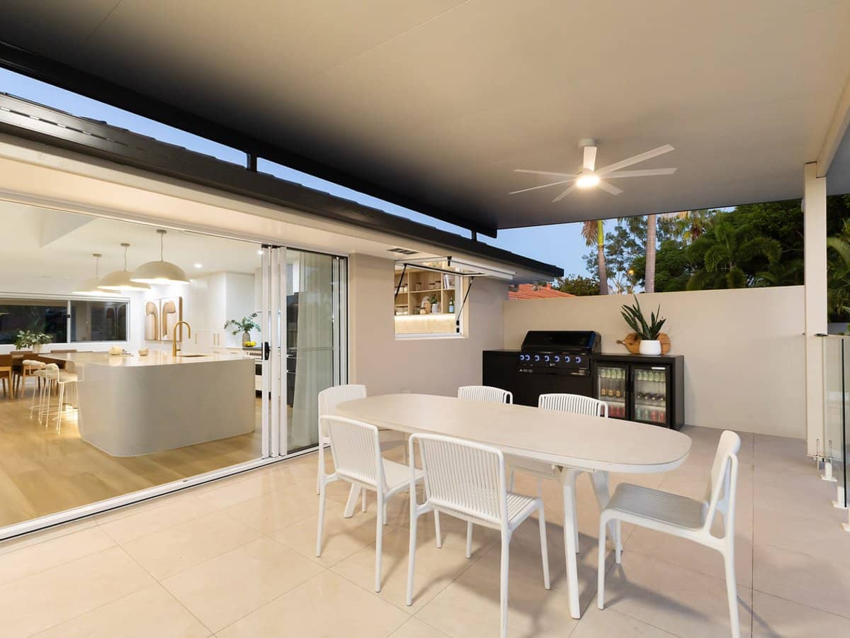 6 Bombala Street, BROADBEACH WATERS - Thumbnail 22