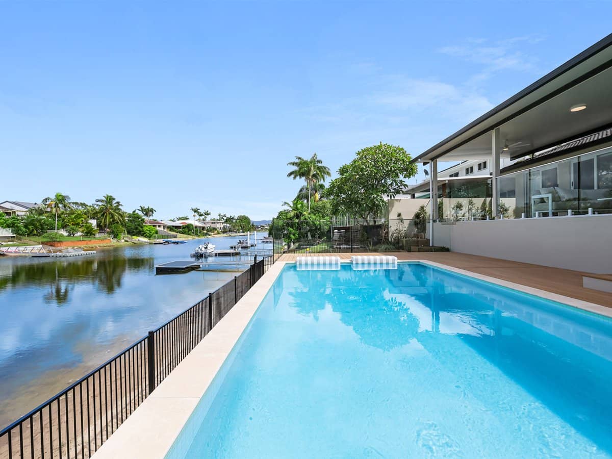 6 Bombala Street, BROADBEACH WATERS - Thumbnail 24