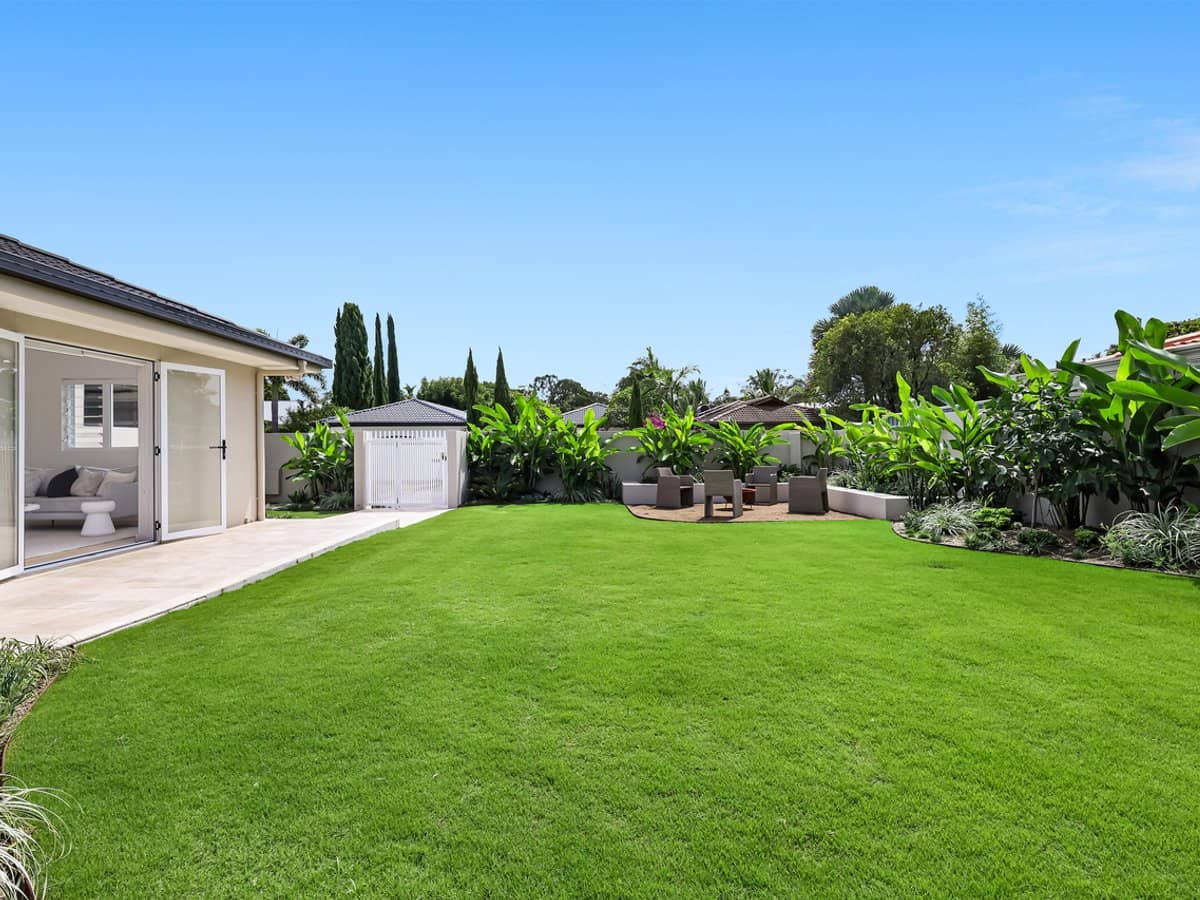 6 Bombala Street, BROADBEACH WATERS - Thumbnail 26