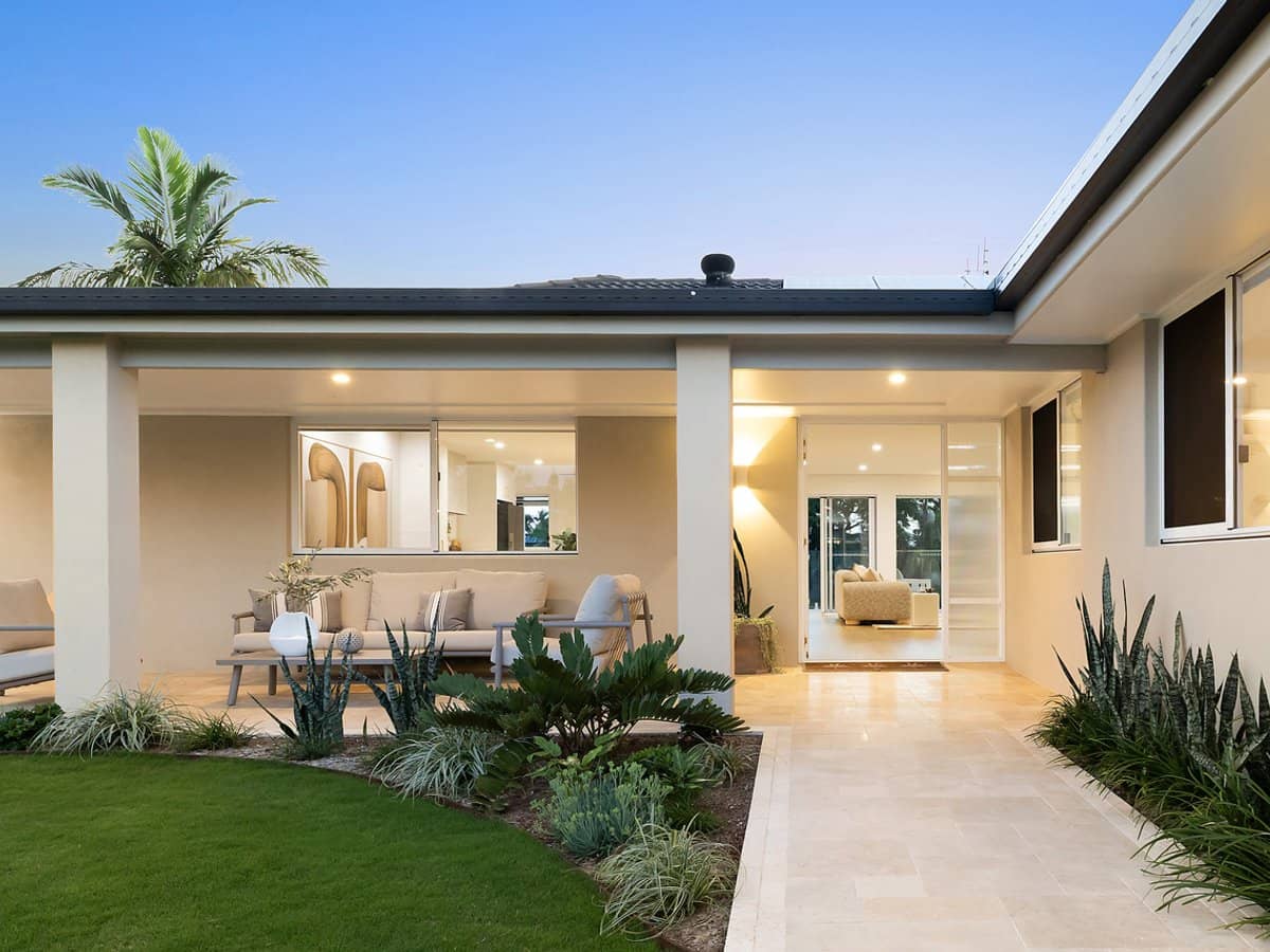 6 Bombala Street, BROADBEACH WATERS - Thumbnail 27