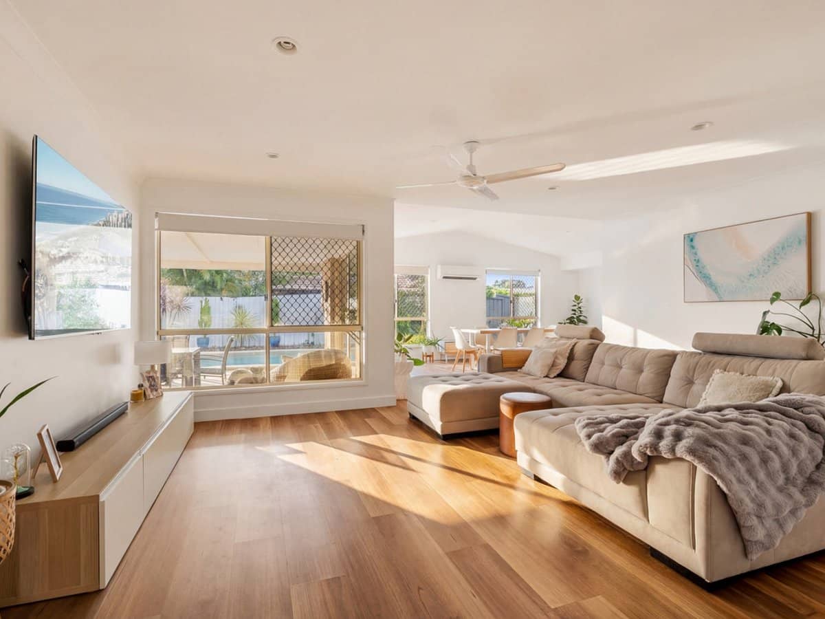 27 Ottelia Drive, Elanora - Thumbnail 1