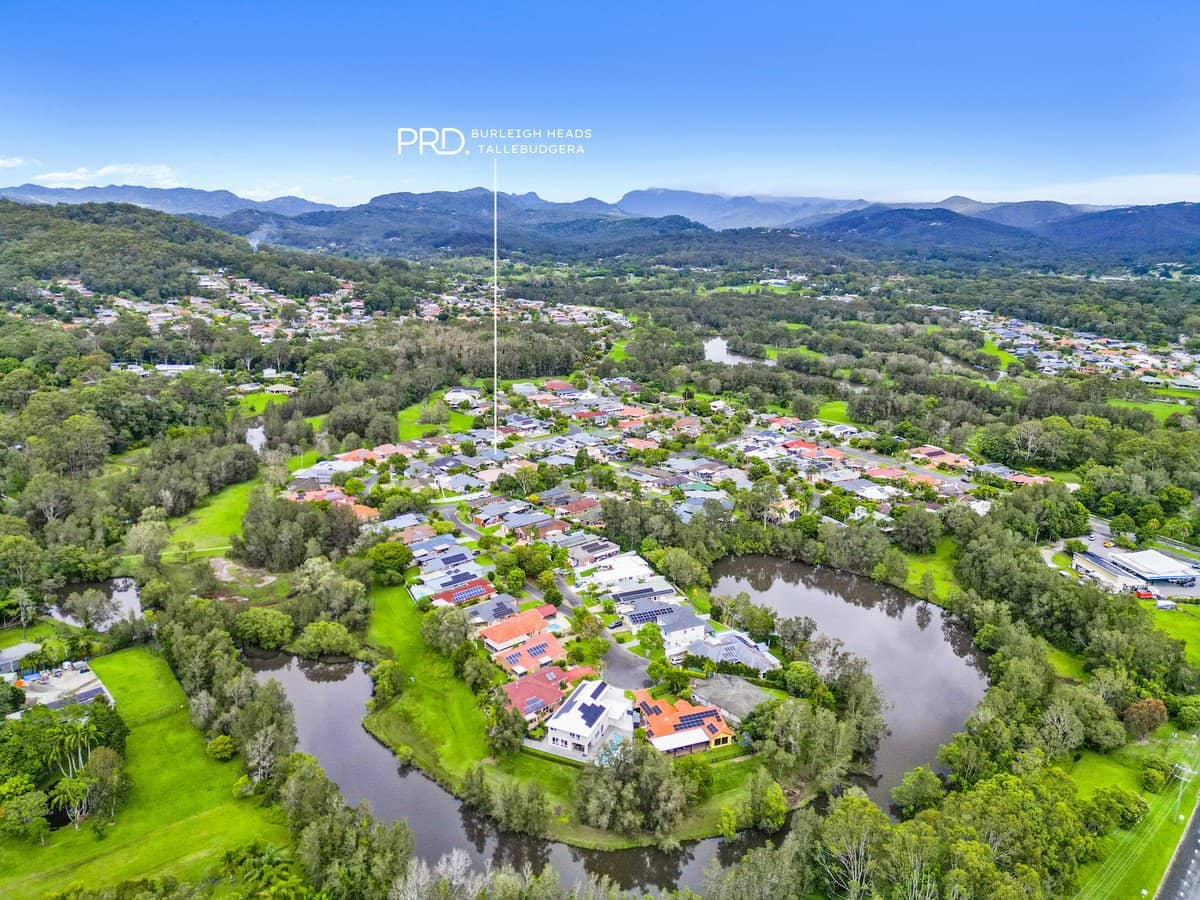 27 Ottelia Drive, Elanora - Thumbnail 17