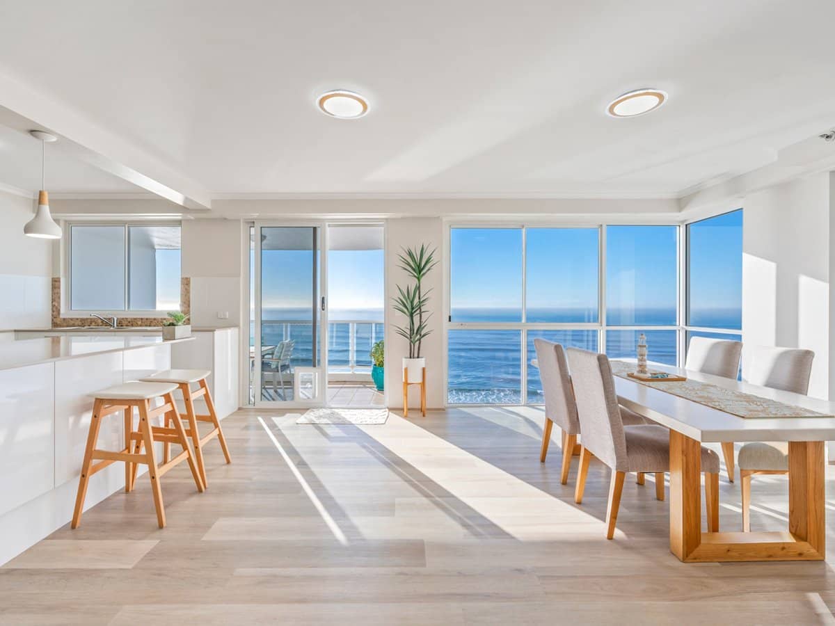 59 Pacific Street, MAIN BEACH - Thumbnail 2