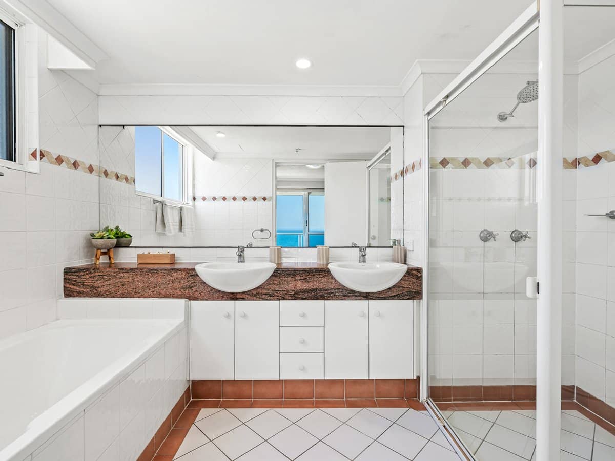 59 Pacific Street, MAIN BEACH - Thumbnail 11