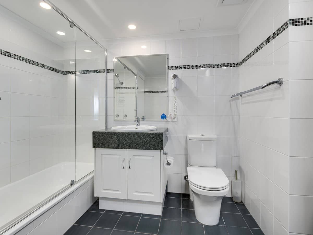 70-80 Marine Parade, COOLANGATTA - Thumbnail 4