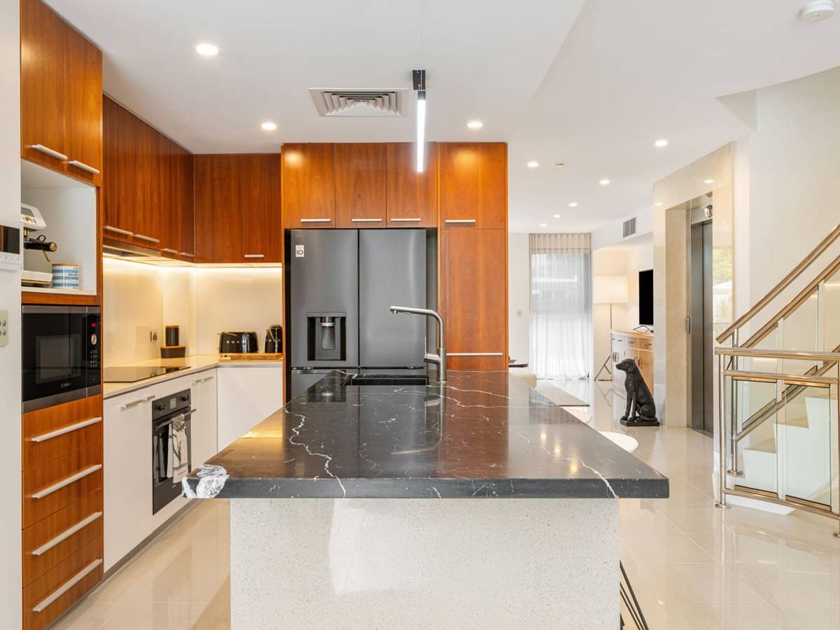 41A Peak Avenue, Main Beach - Thumbnail 3