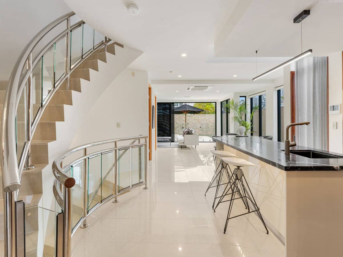 41A Peak Avenue, Main Beach - Thumbnail 10