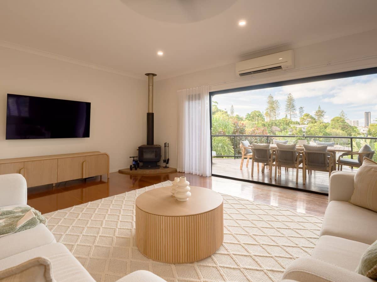 50 Ballow Street, COOLANGATTA - Thumbnail 3