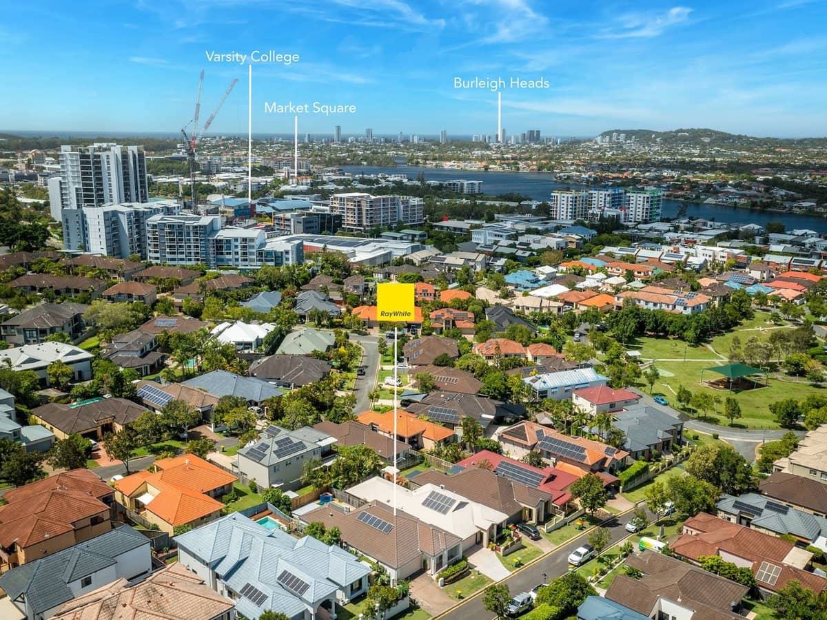 11 Duxton Drive, Varsity Lakes - Thumbnail 3