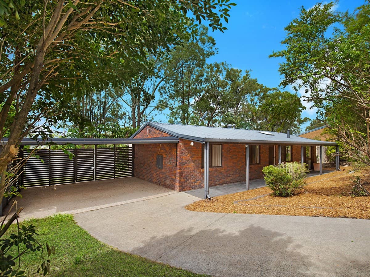 5 Petunia Court, EAGLEBY - Thumbnail 1