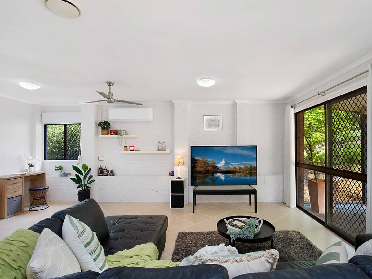 5 Petunia Court, EAGLEBY - Thumbnail 2