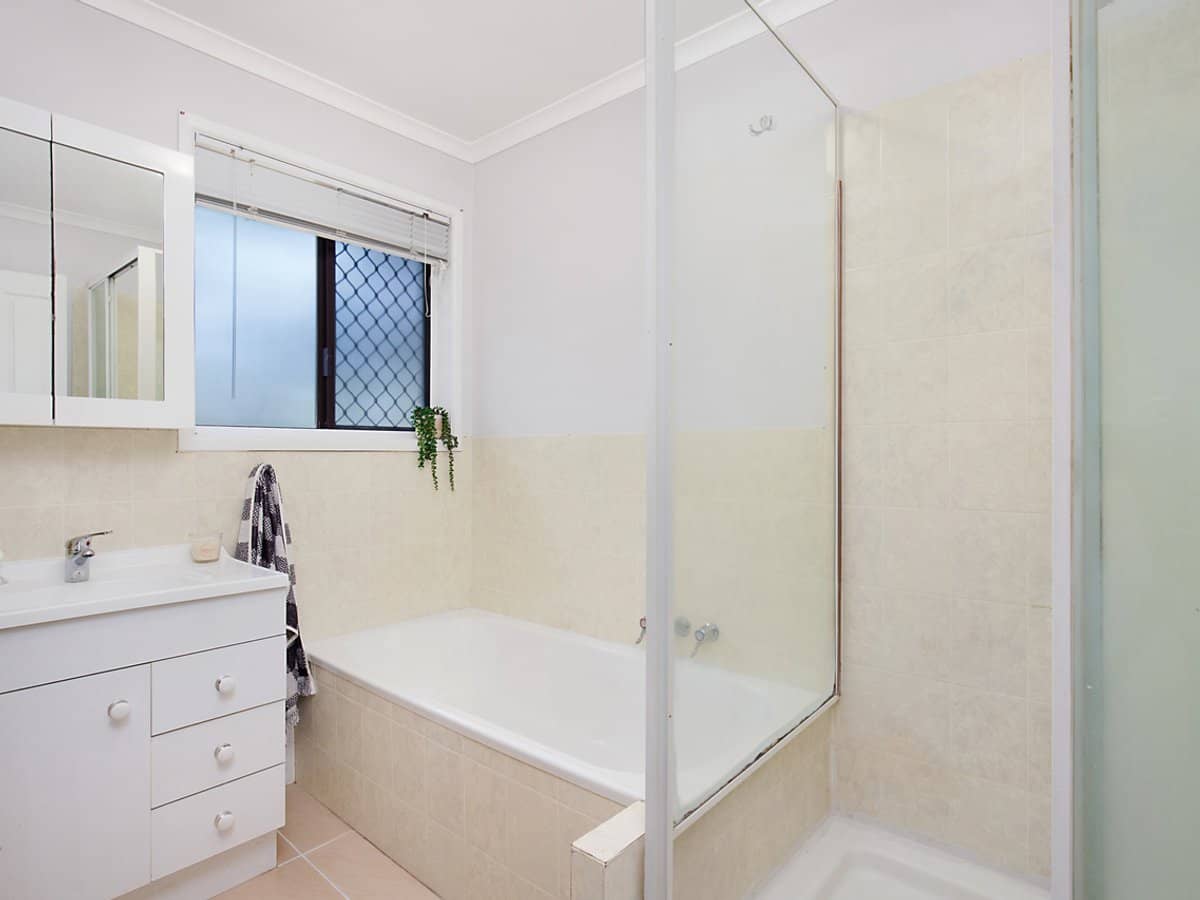 5 Petunia Court, EAGLEBY - Thumbnail 8