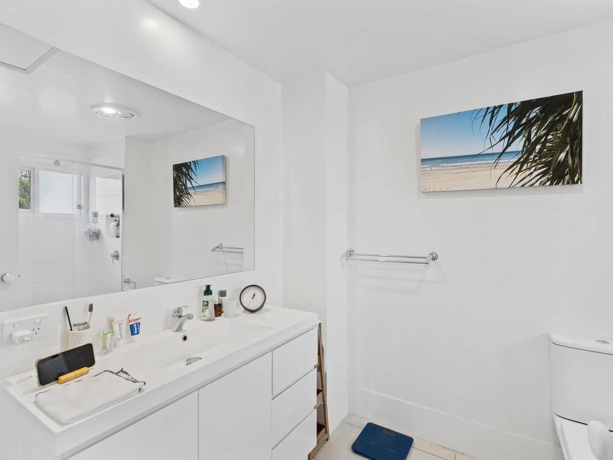 50 St Kevins Avenue, Benowa - Thumbnail 10