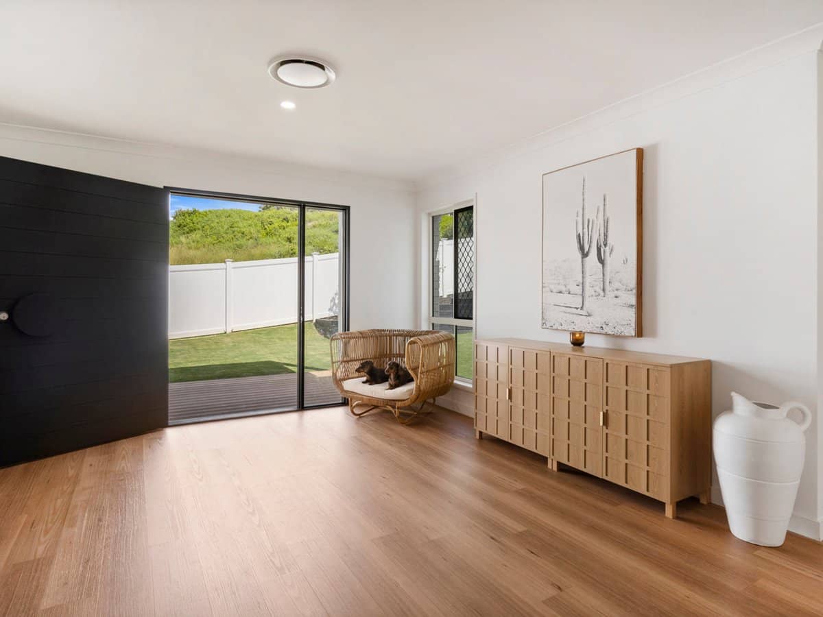17 Admiral Crescent, TUGUN - Thumbnail 2