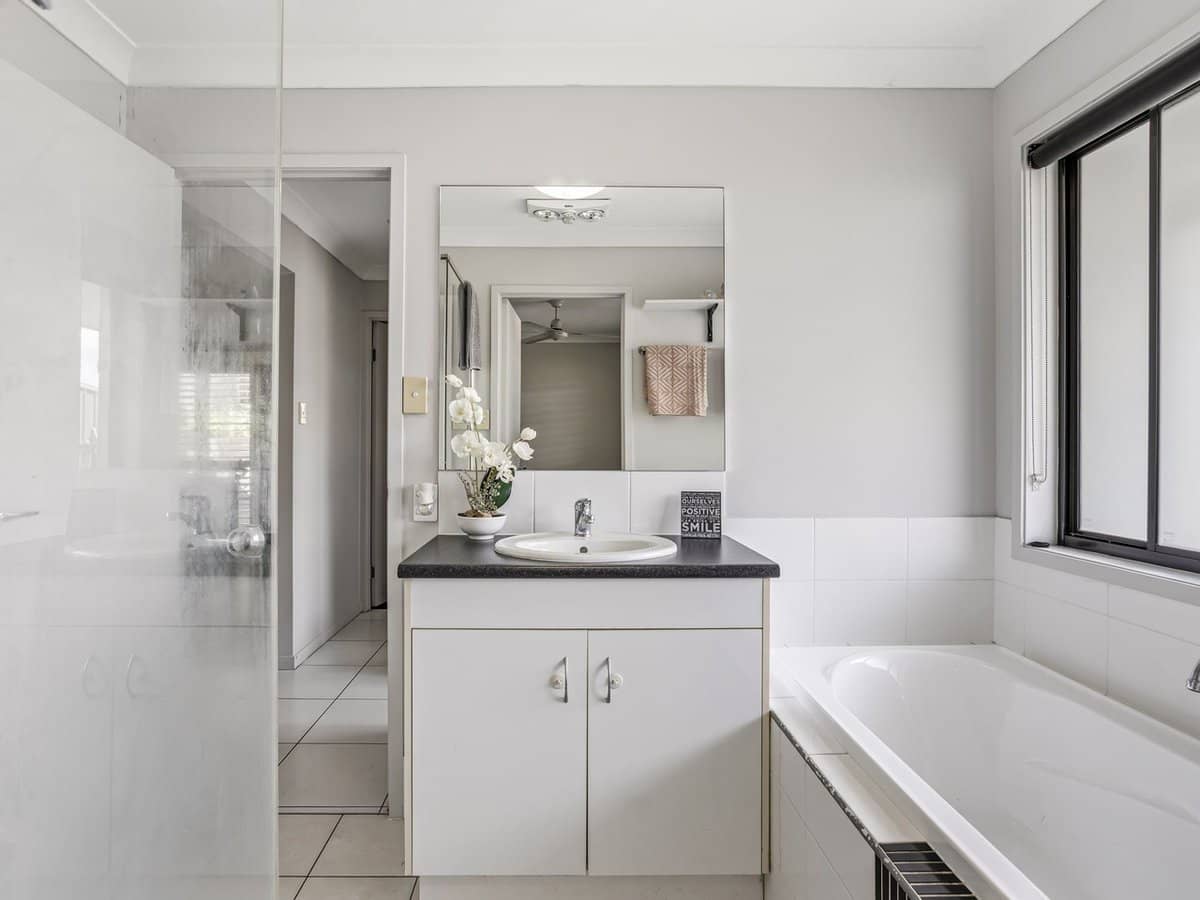 26 Wildflower Circuit, Upper Coomera - Thumbnail 10