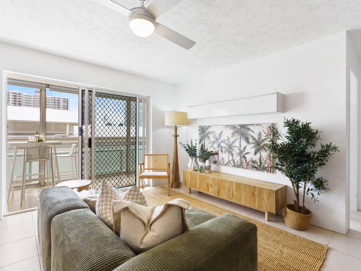 50 McLean Street, COOLANGATTA - Thumbnail 2