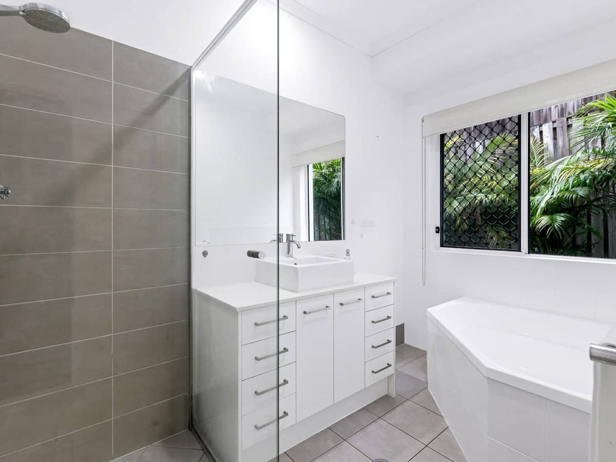 17 Yarrayne Valley Drive, Upper Coomera - Thumbnail 19