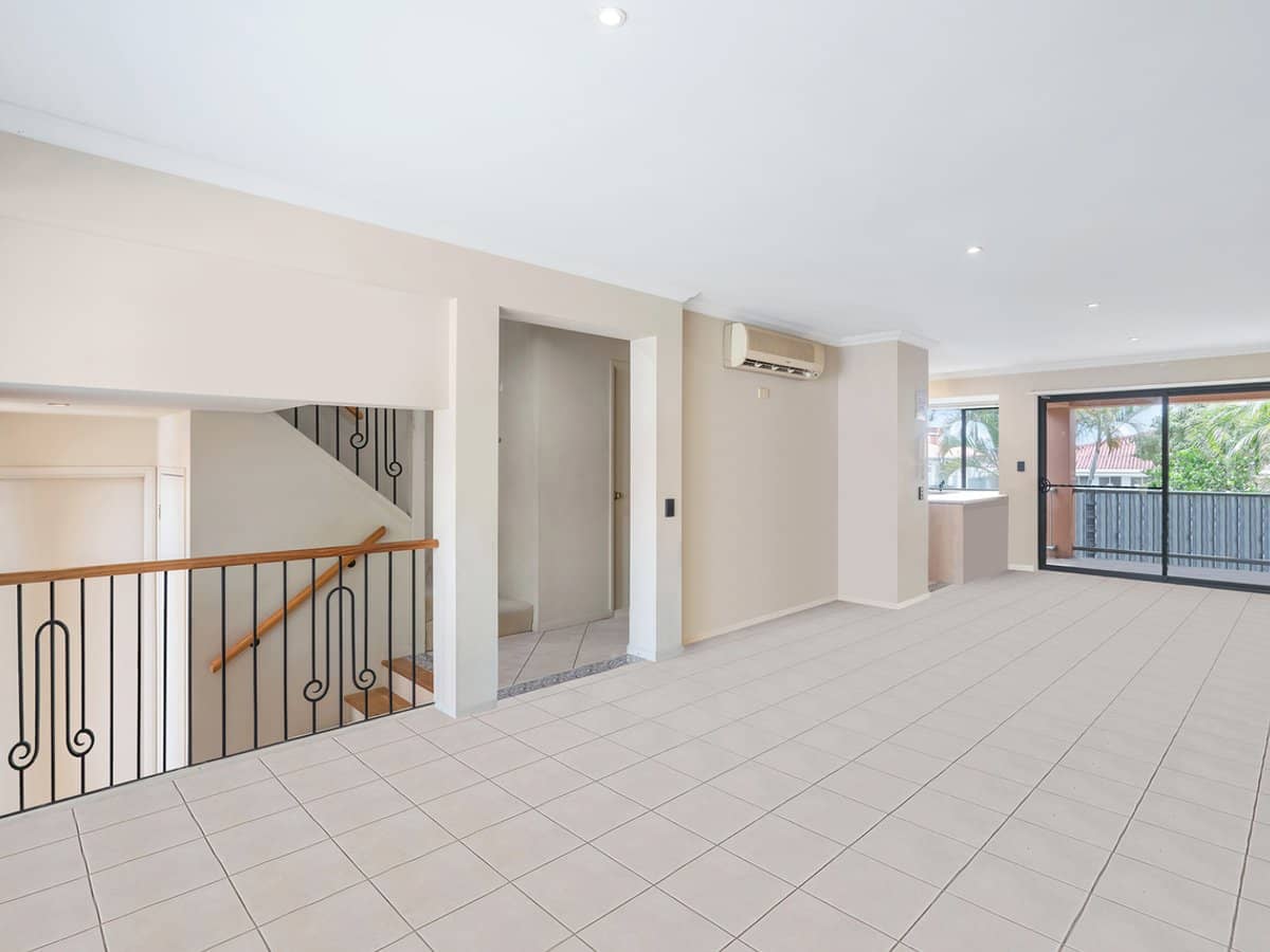 20 Fairway Drive, CLEAR ISLAND WATERS - Thumbnail 5