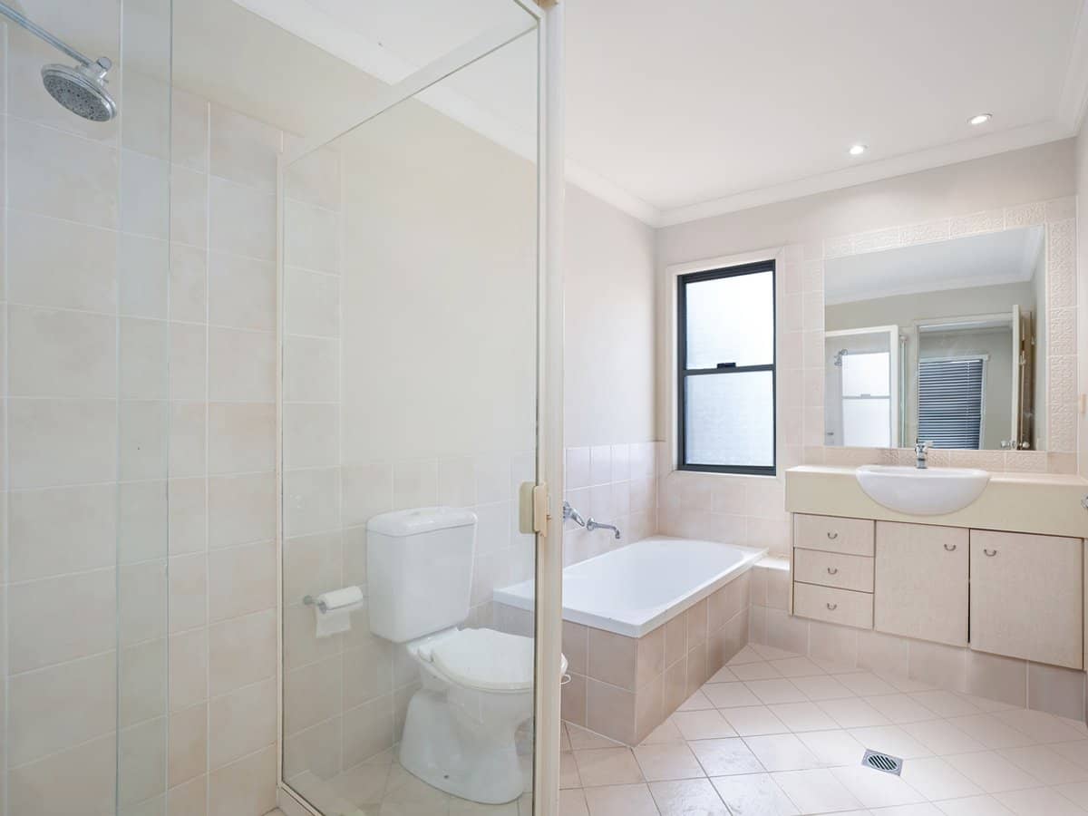 20 Fairway Drive, CLEAR ISLAND WATERS - Thumbnail 11