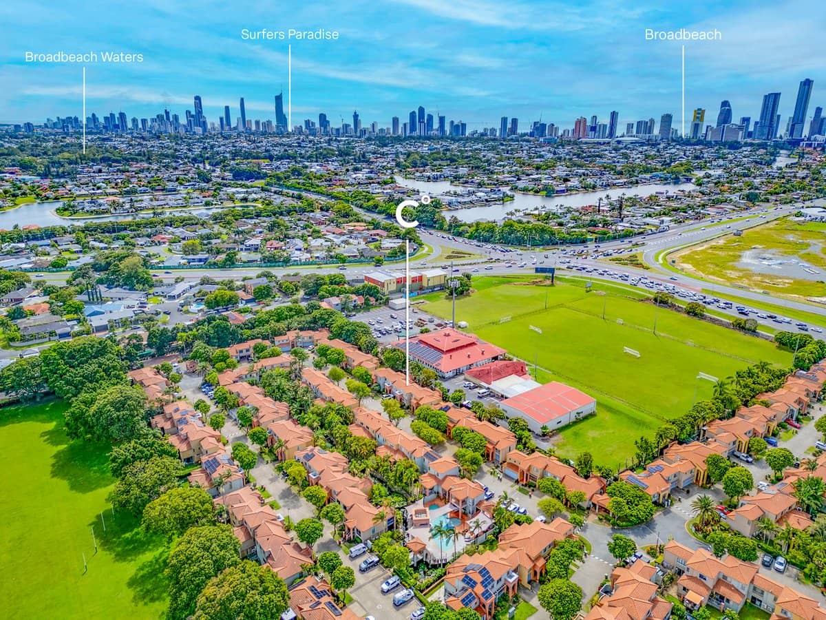 20 Fairway Drive, CLEAR ISLAND WATERS - Thumbnail 15