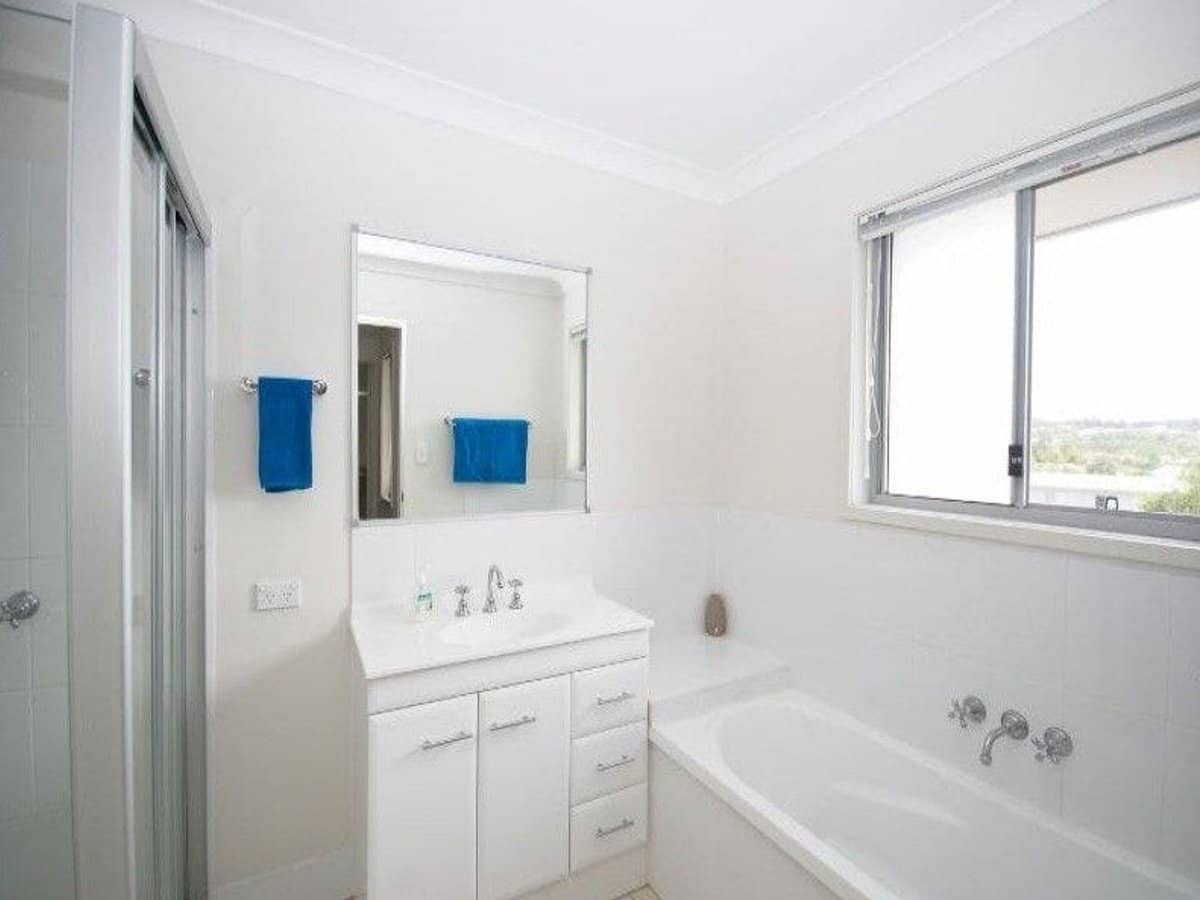 2 Toohey Street, Pacific Pines - Thumbnail 8