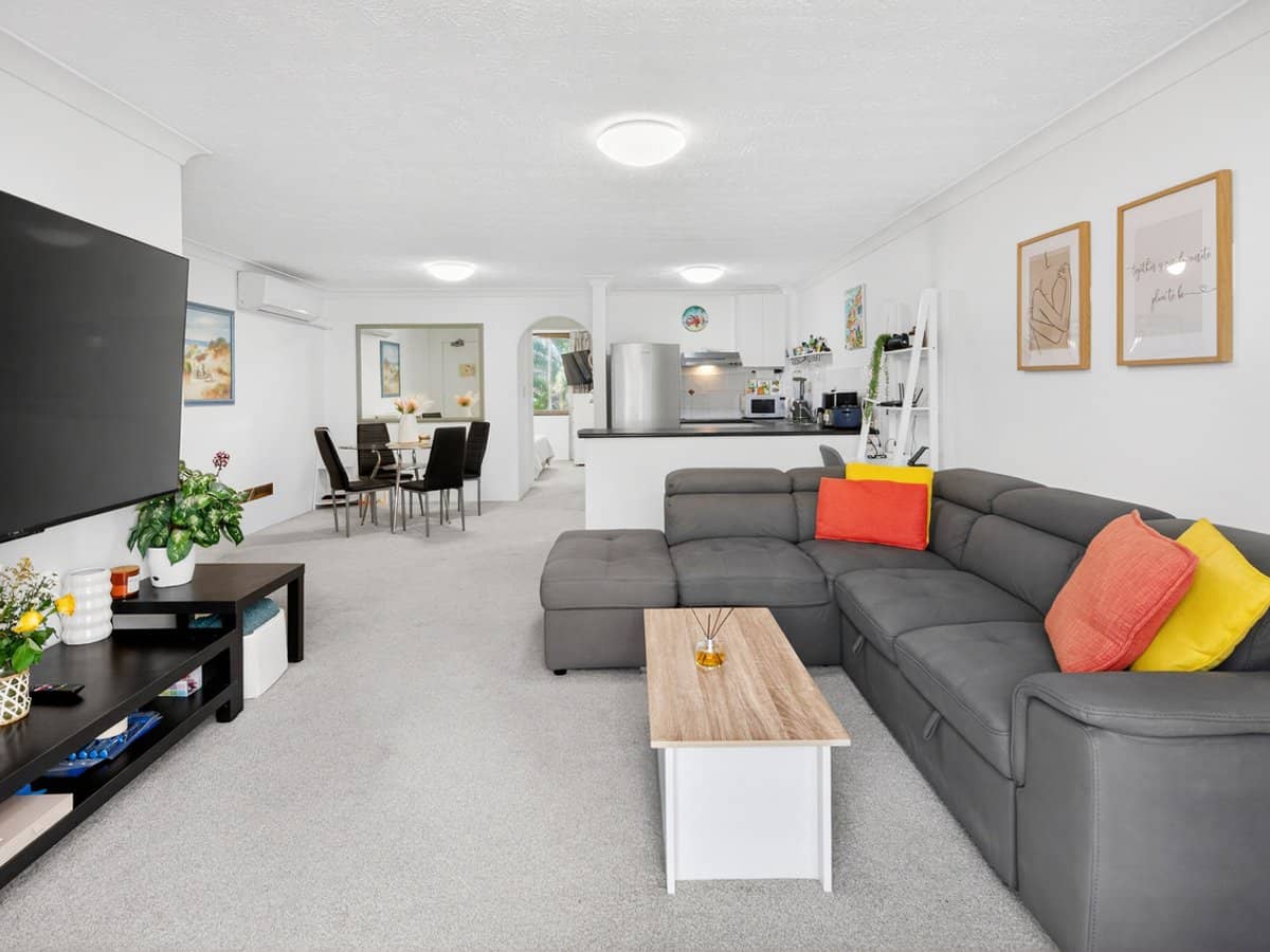 31 Orchid Avenue, SURFERS PARADISE - Thumbnail 4