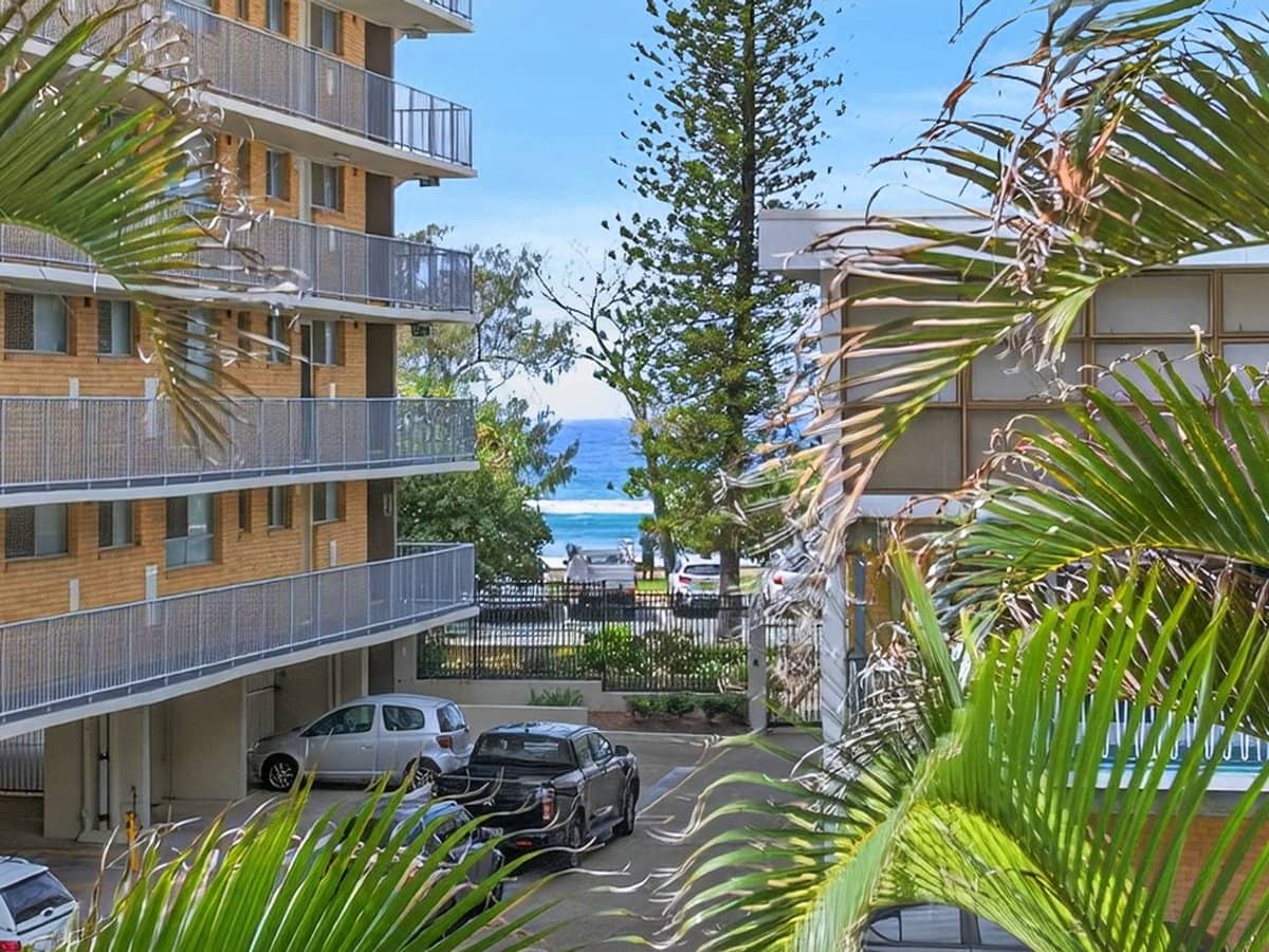 31 Orchid Avenue, SURFERS PARADISE - Thumbnail 5