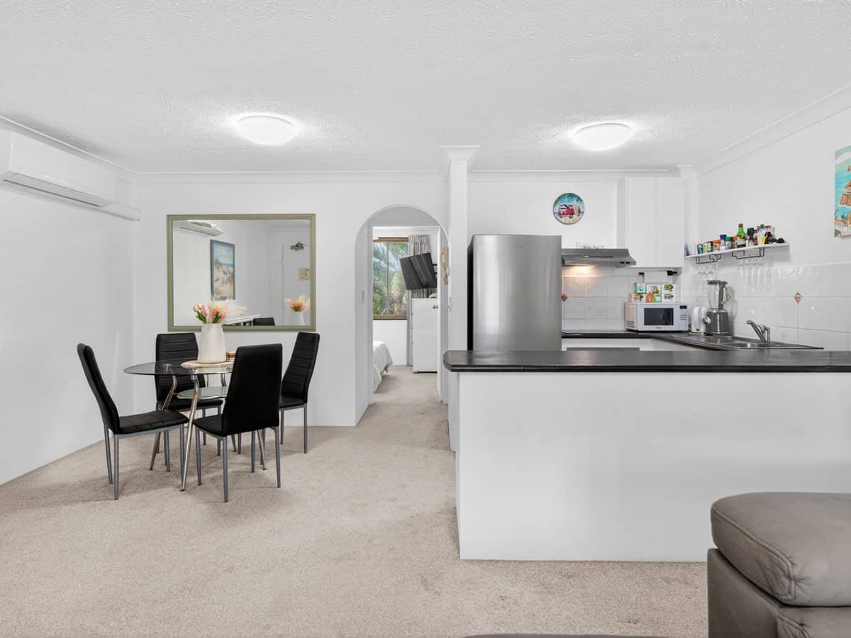 31 Orchid Avenue, SURFERS PARADISE - Thumbnail 8