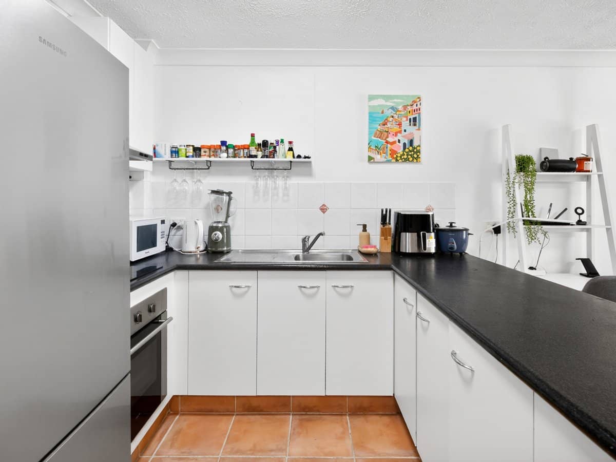 31 Orchid Avenue, SURFERS PARADISE - Thumbnail 10