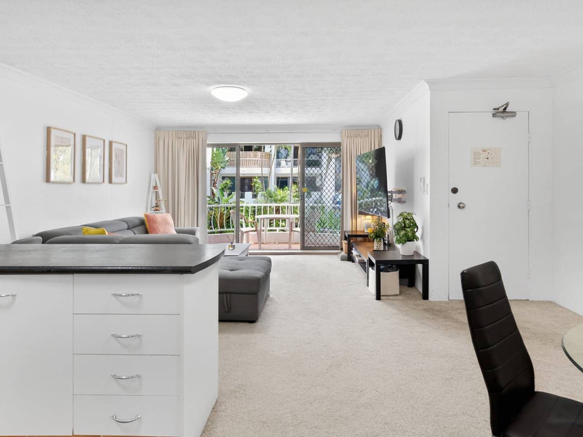 31 Orchid Avenue, SURFERS PARADISE - Thumbnail 11