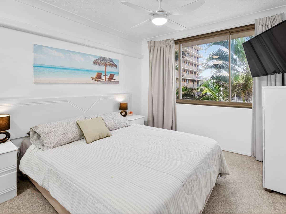 31 Orchid Avenue, SURFERS PARADISE - Thumbnail 13