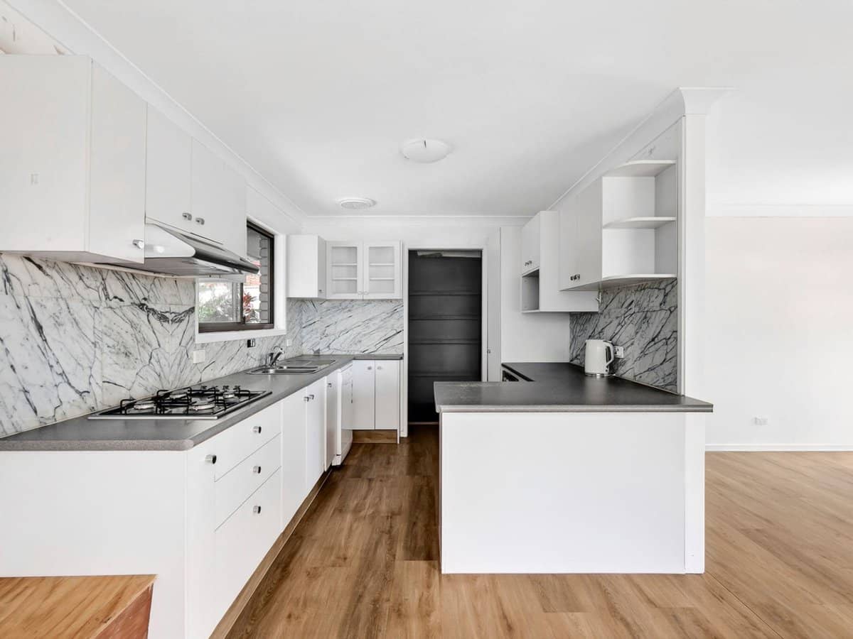 7 Sirius Court, MOLENDINAR - Thumbnail 5