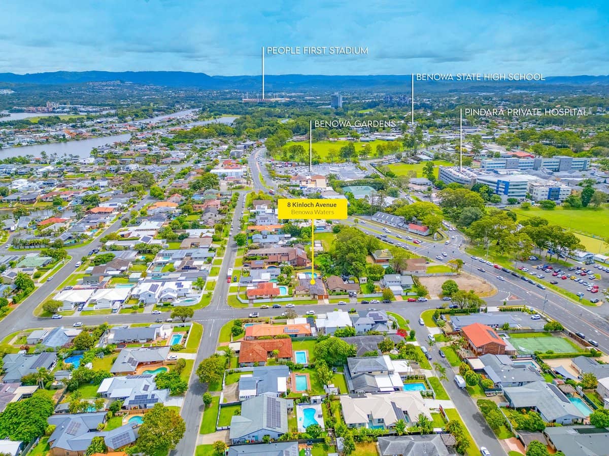 8 Kinloch Avenue, Benowa Waters - Thumbnail 2