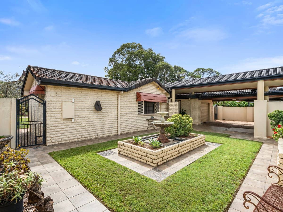 8 Kinloch Avenue, Benowa Waters - Thumbnail 5