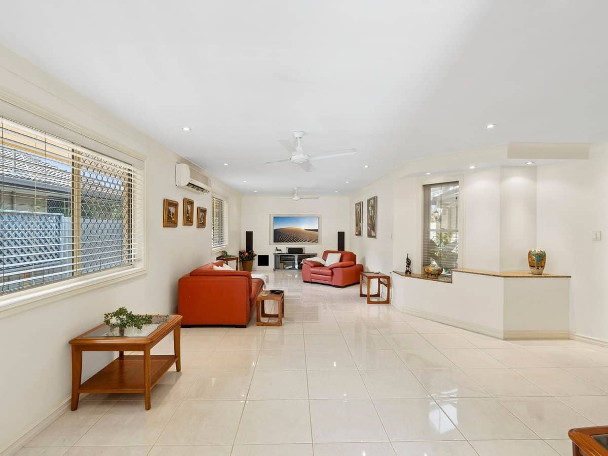 8 Kinloch Avenue, Benowa Waters - Thumbnail 8