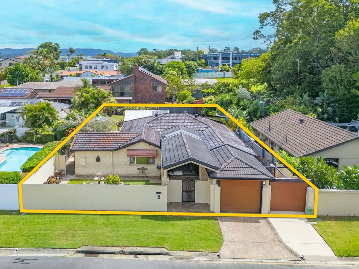 8 Kinloch Avenue, Benowa Waters - Thumbnail 21