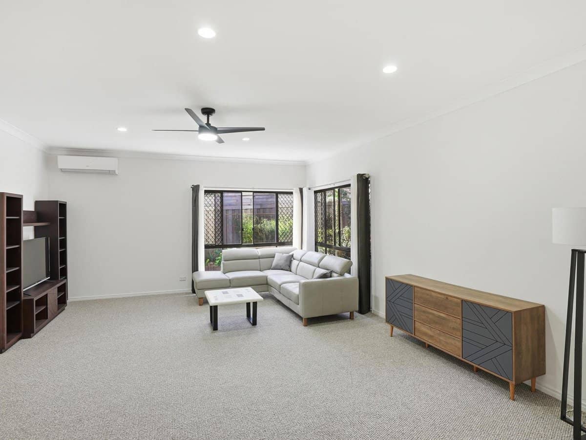 28 Tussock Crescent, ELANORA - Thumbnail 4