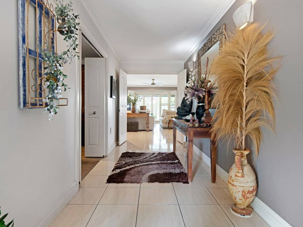 5 Drayton Terrace, MERMAID WATERS - Thumbnail 3