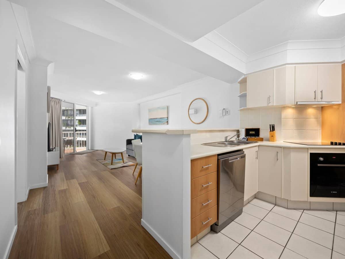 2623-2633 Gold Coast Highway, BROADBEACH - Thumbnail 3