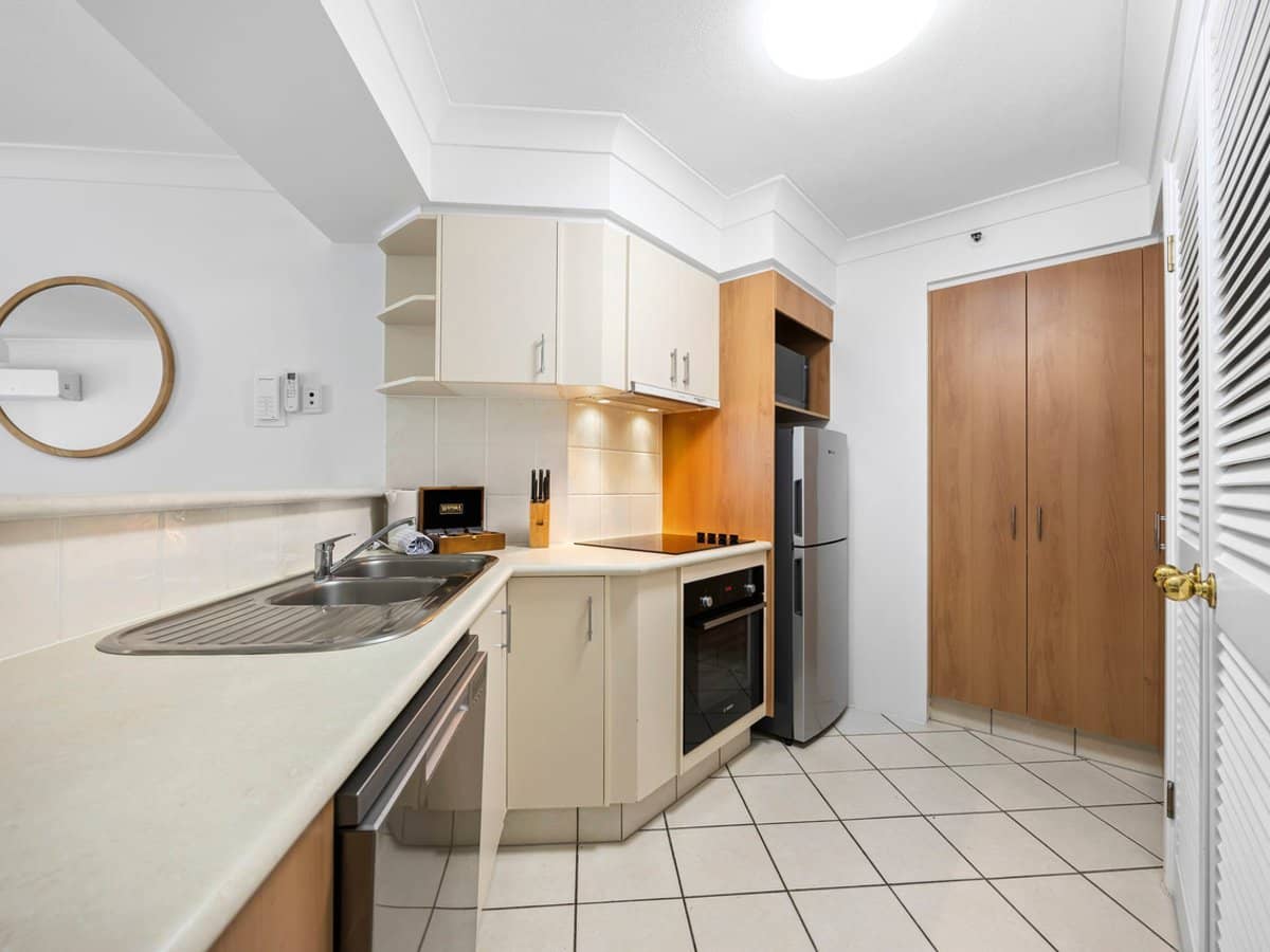 2623-2633 Gold Coast Highway, BROADBEACH - Thumbnail 4