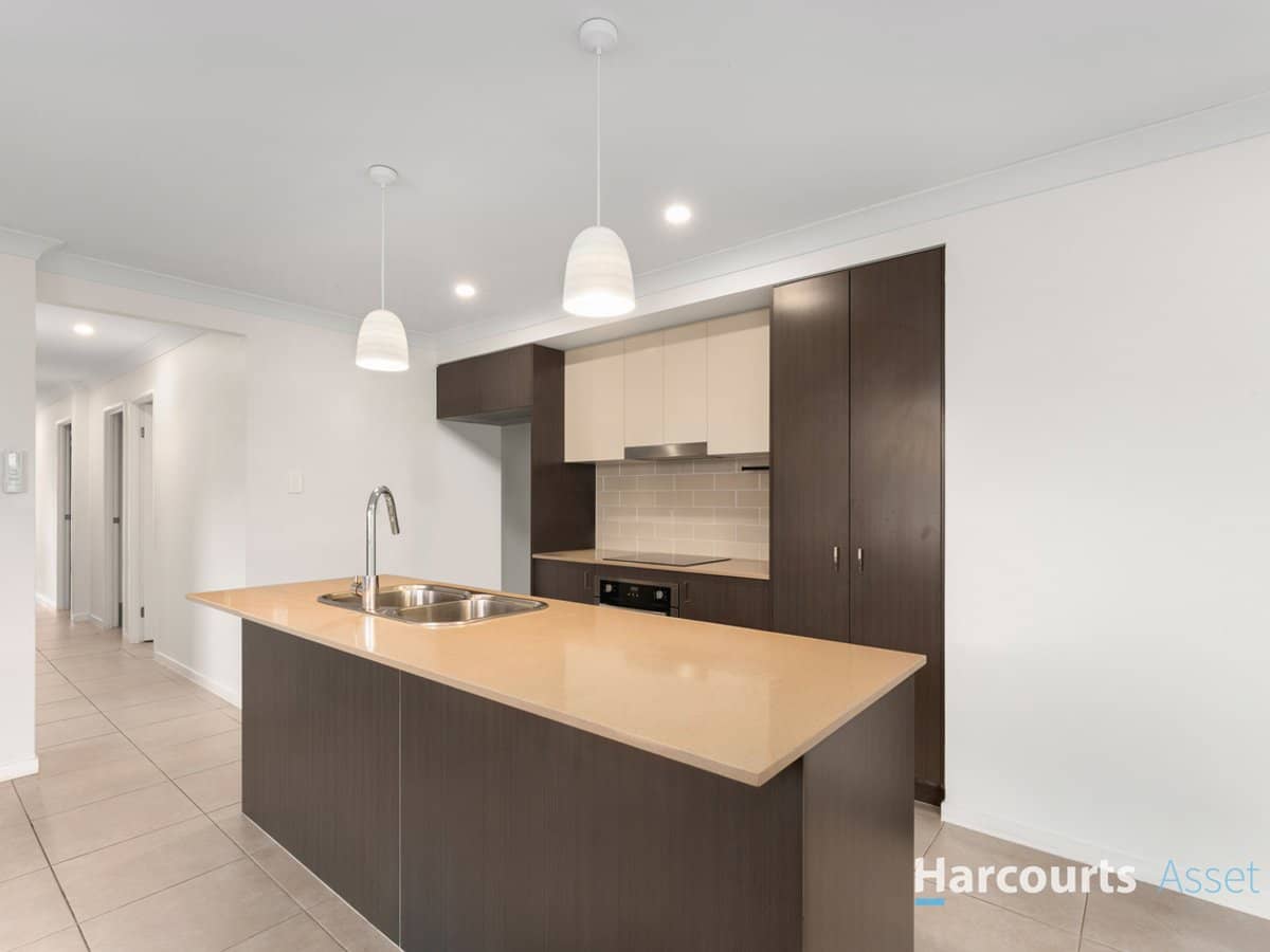 22 Neumann Drive, YARRABILBA - Thumbnail 2