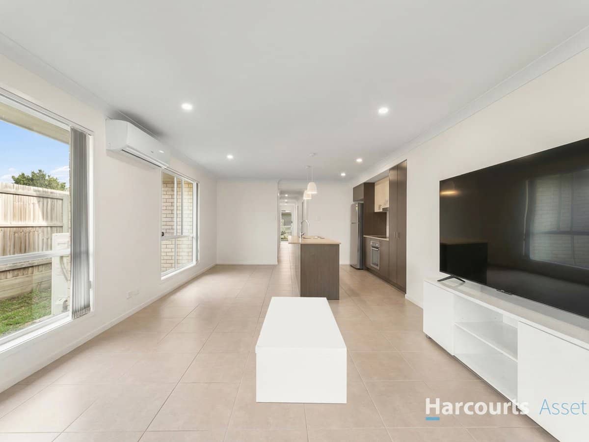 22 Neumann Drive, YARRABILBA - Thumbnail 3