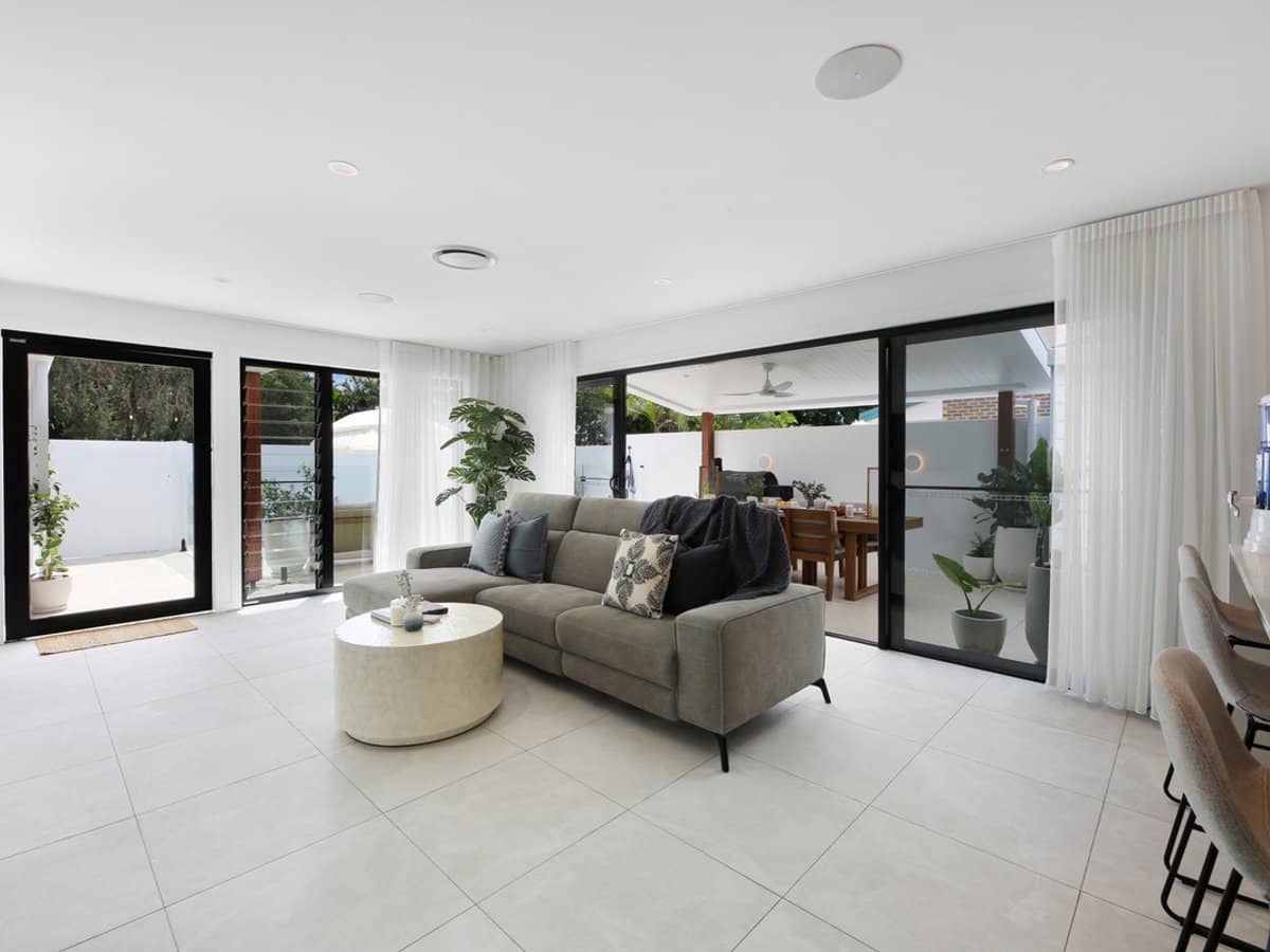 104 Christine Avenue, Burleigh Waters - Thumbnail 3