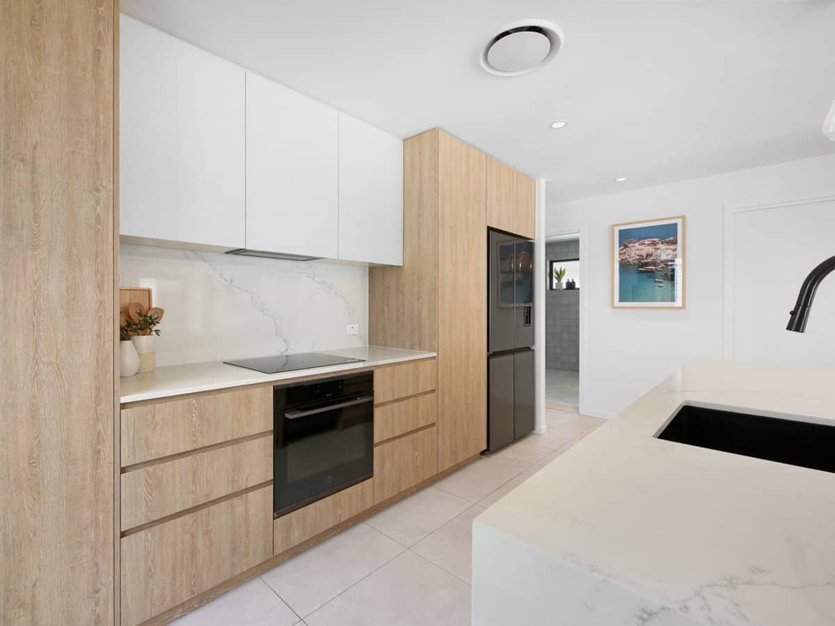 104 Christine Avenue, Burleigh Waters - Thumbnail 7