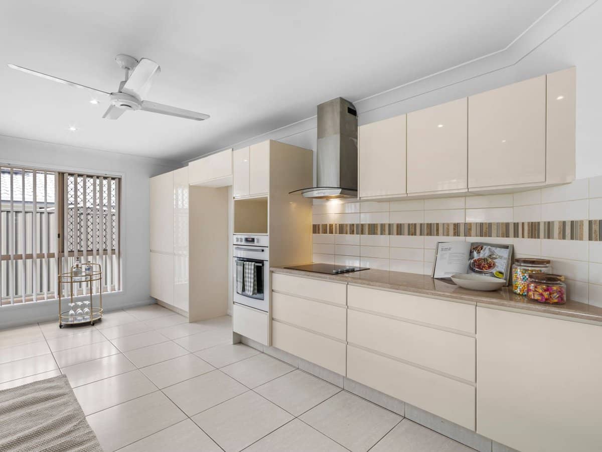 157 Christine Avenue, BURLEIGH WATERS - Thumbnail 9