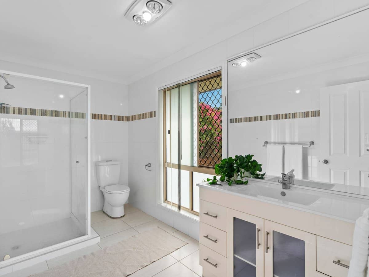 157 Christine Avenue, BURLEIGH WATERS - Thumbnail 11