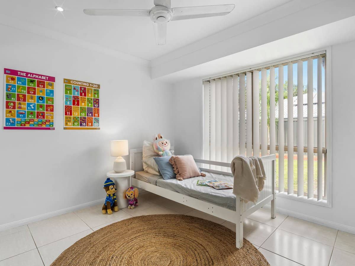 157 Christine Avenue, BURLEIGH WATERS - Thumbnail 12