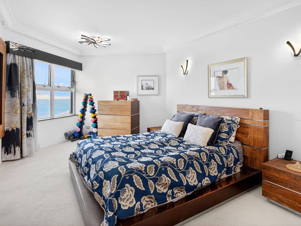 12 Commodore Drive, SURFERS PARADISE - Thumbnail 10