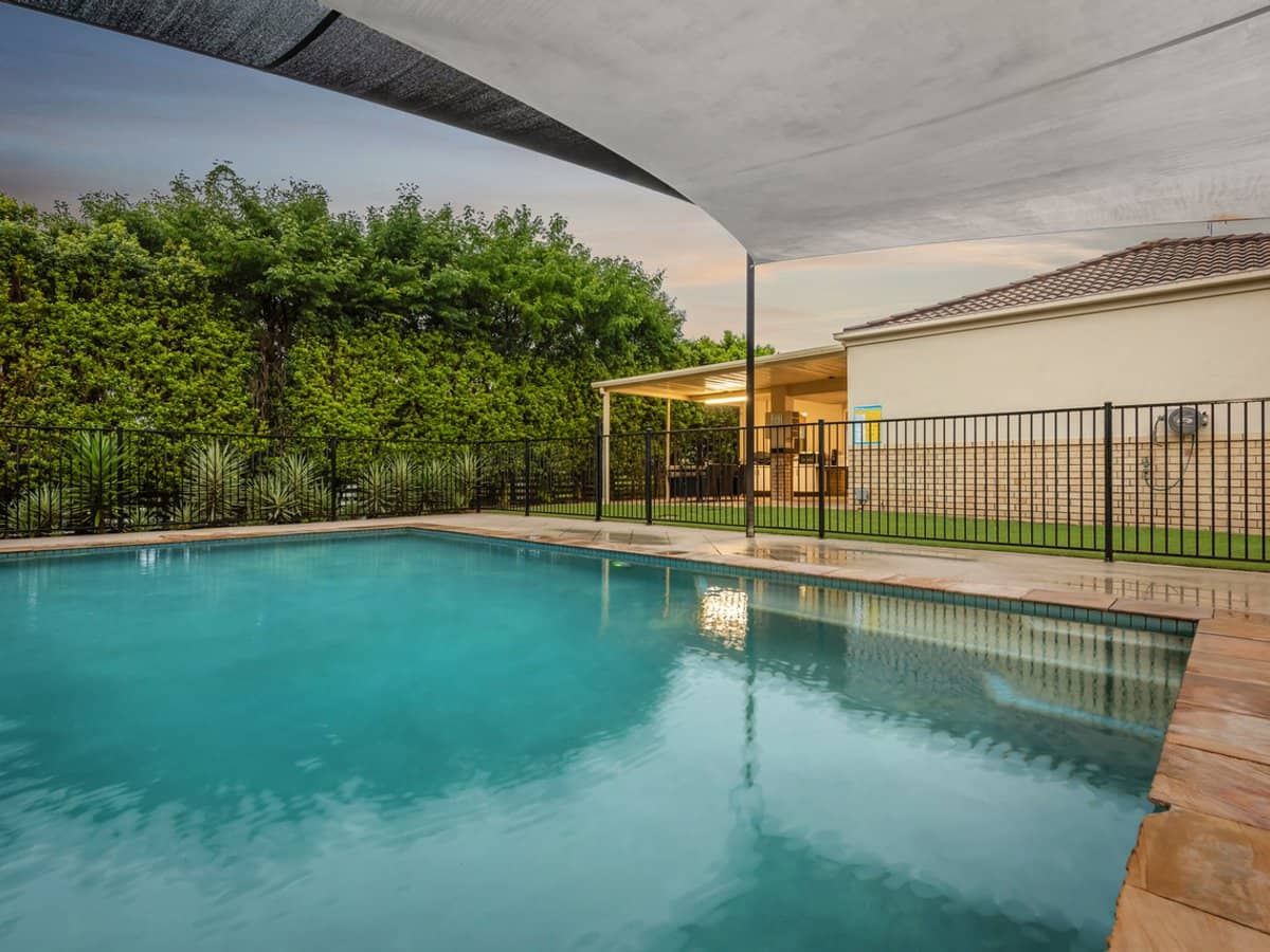 1 Prominent Crescent, UPPER COOMERA - Thumbnail 1